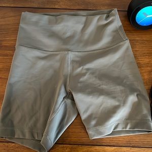 Lululemon bike shorts